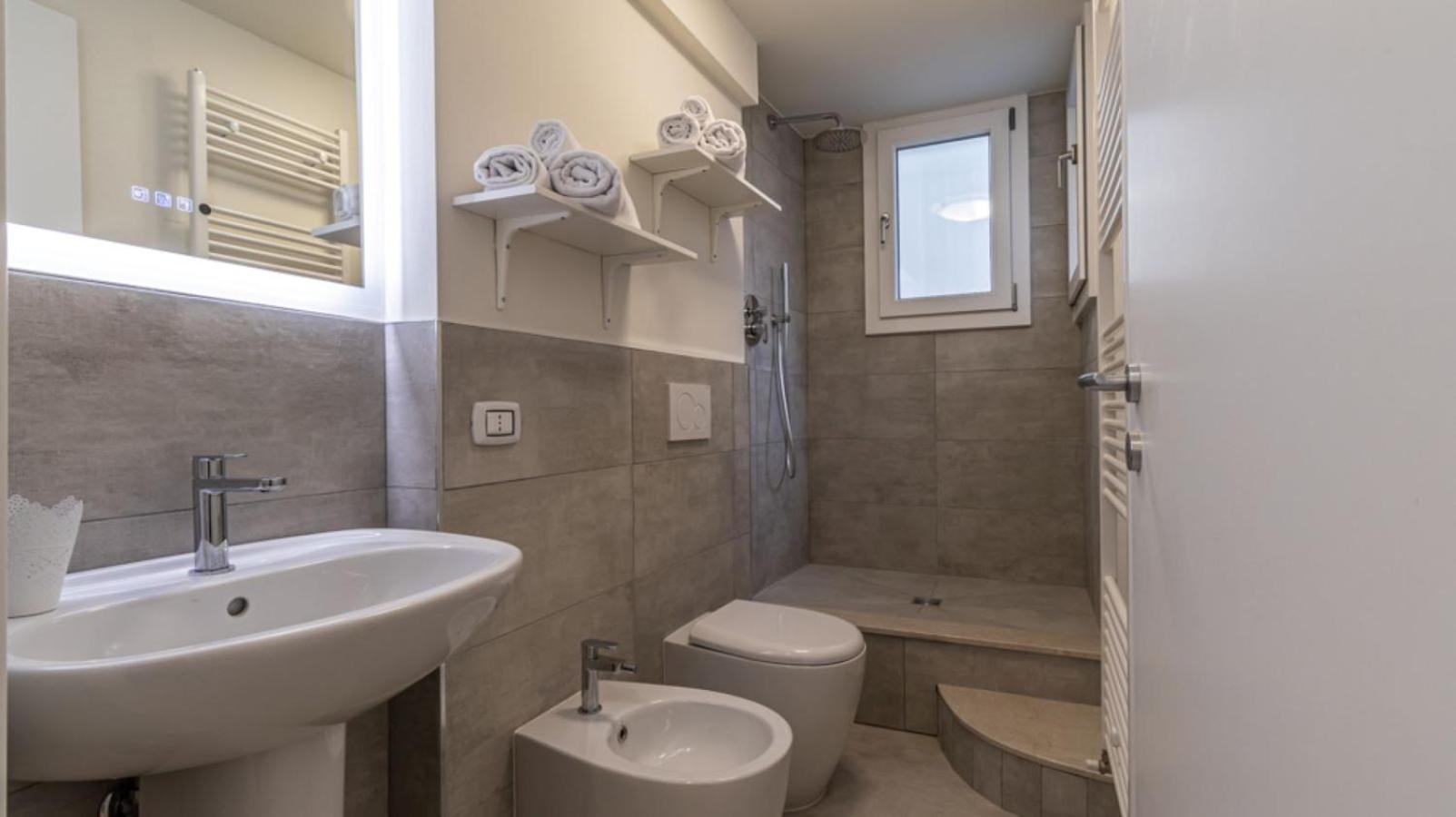 Suite Modena Al Centro - Affitti Brevi Italia Dış mekan fotoğraf